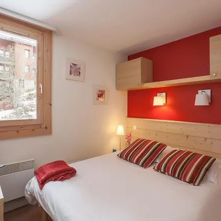 Pierre & Plagne Lauze 3*